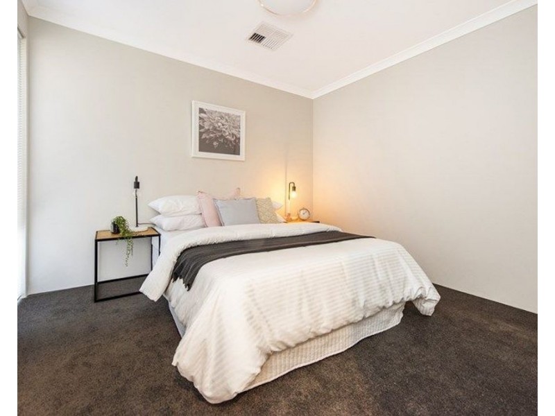 8b Grantham Place, Carlisle WA 6101