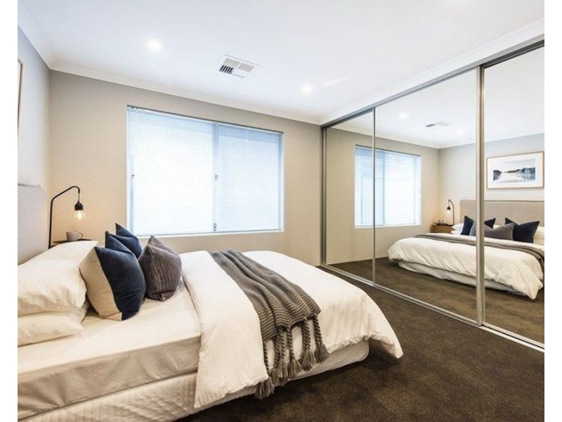 8b Grantham Place, Carlisle WA 6101