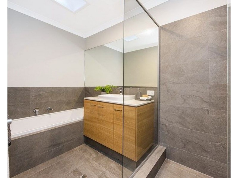 8b Grantham Place, Carlisle WA 6101