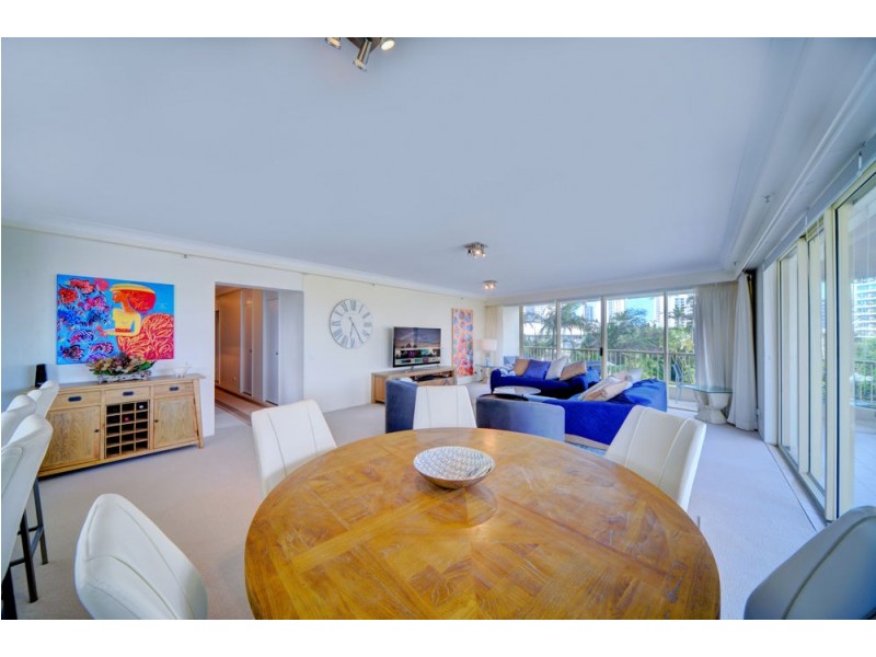 34/1 Serisier Ave, Main Beach QLD 4217