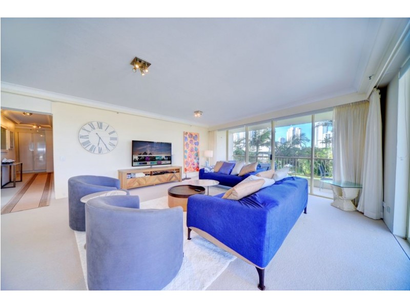 34/1 Serisier Ave, Main Beach QLD 4217