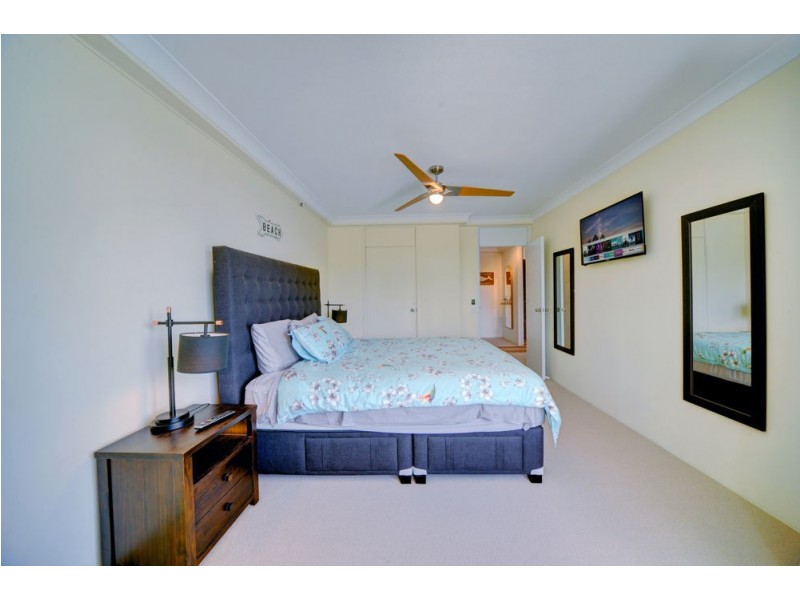 34/1 Serisier Ave, Main Beach QLD 4217