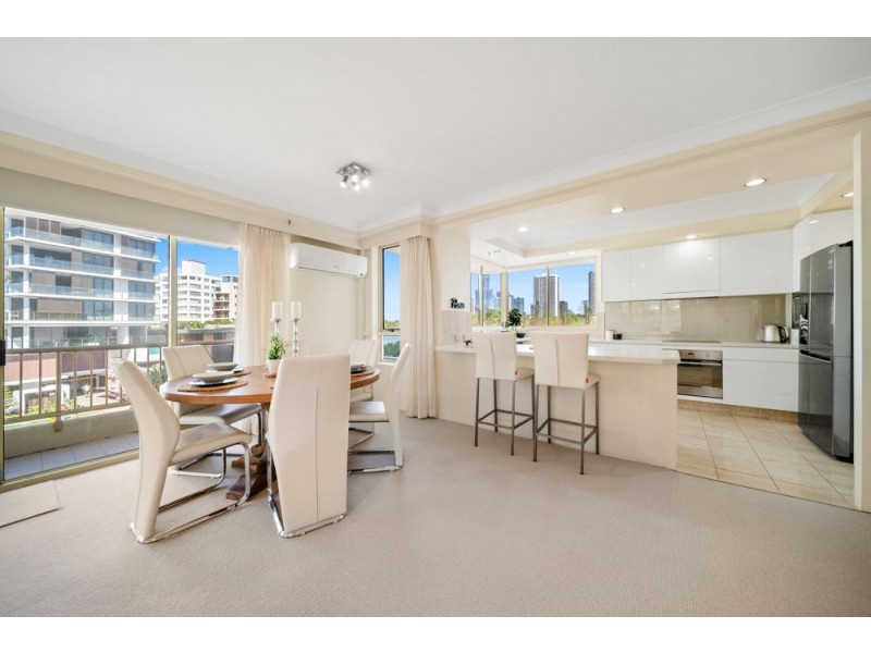 34/1 Serisier Ave, Main Beach QLD 4217