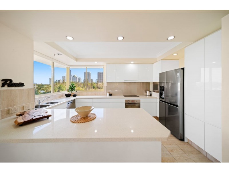 34/1 Serisier Ave, Main Beach QLD 4217