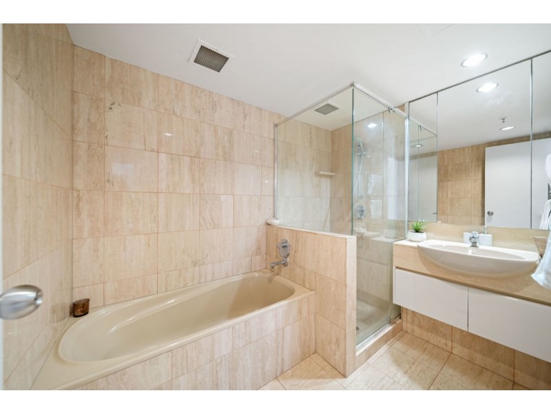 34/1 Serisier Ave, Main Beach QLD 4217