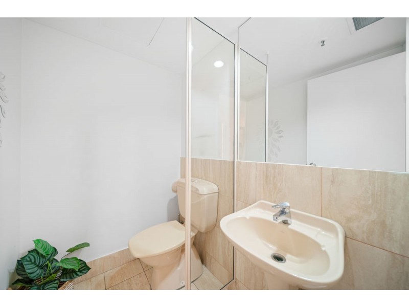 34/1 Serisier Ave, Main Beach QLD 4217