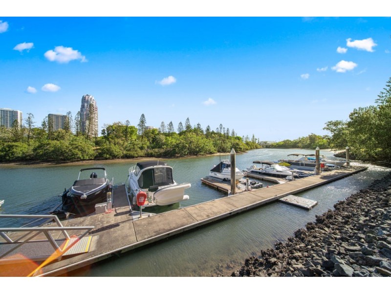 34/1 Serisier Ave, Main Beach QLD 4217