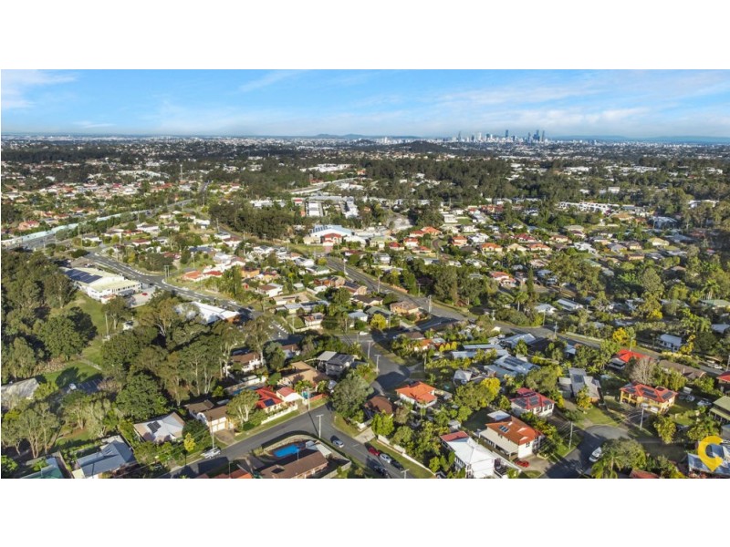 20 Longford Street, Everton Hills QLD 4053