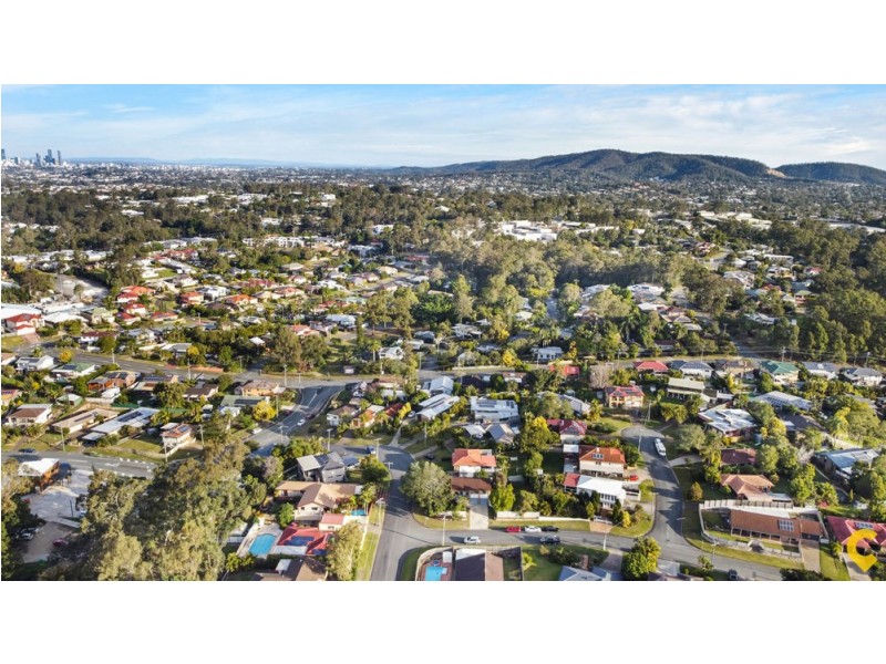 20 Longford Street, Everton Hills QLD 4053