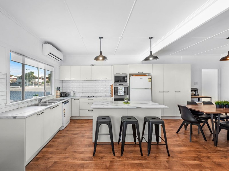 2 McFadden Street, Wynnum QLD 4178