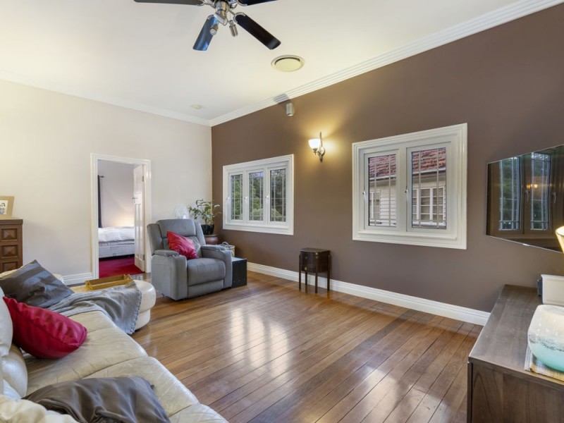 1 Pavonia Street, Ashgrove QLD 4060