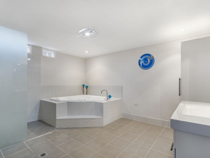 1 Pavonia Street, Ashgrove QLD 4060