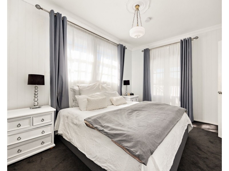 66 Pleystowe Crescent, Hendra QLD 4011