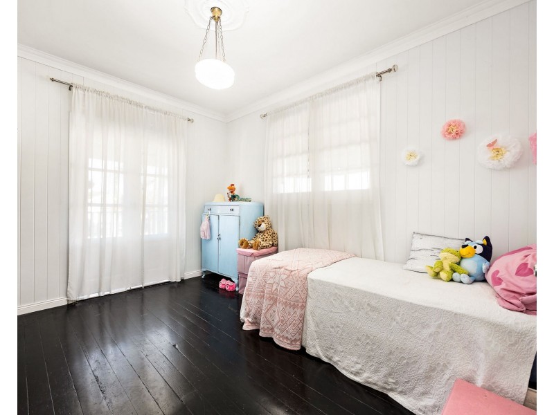 66 Pleystowe Crescent, Hendra QLD 4011