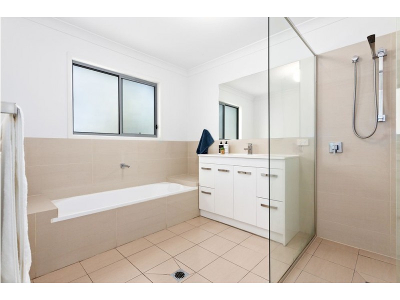 7A Norm Street, Kenmore QLD 4069