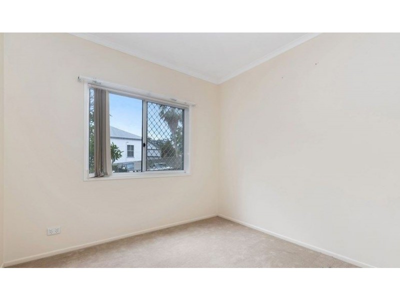 33 Wolseley Street, Woolloongabba QLD 4102
