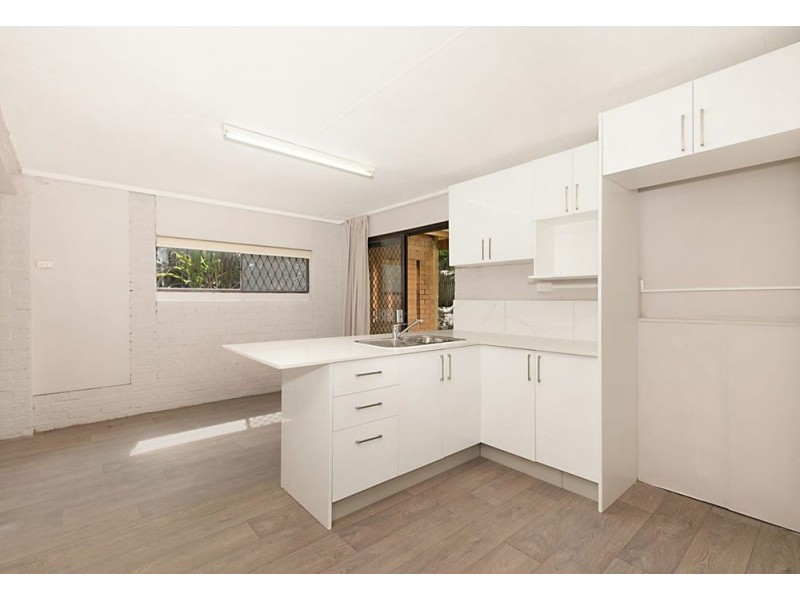 64 Barbaralla Drive, Springwood QLD 4127