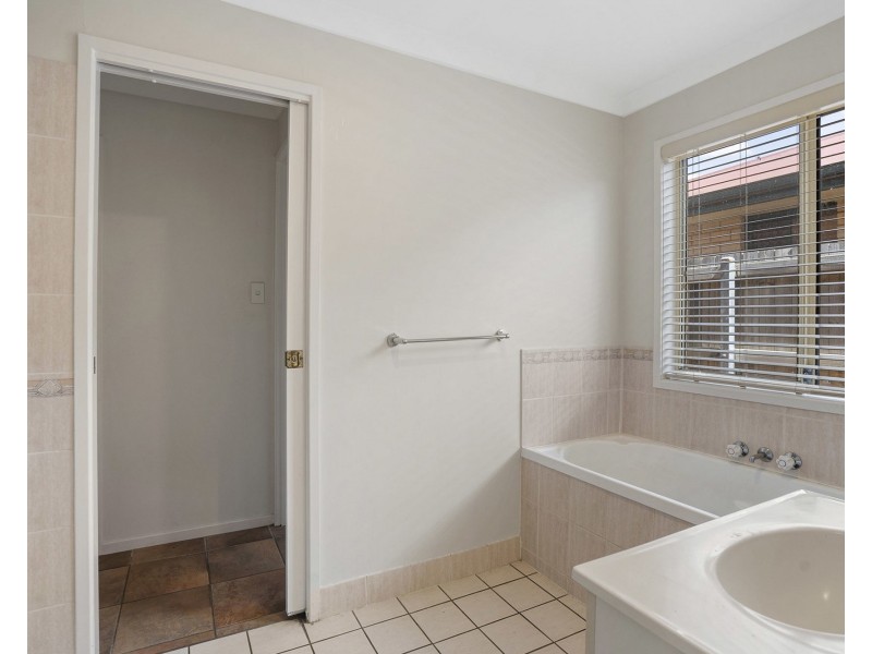 145 Cambridge Crescent, Fitzgibbon QLD 4018