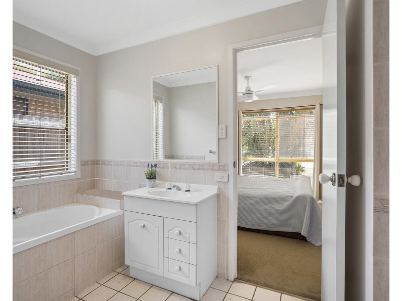 145 Cambridge Crescent, Fitzgibbon QLD 4018