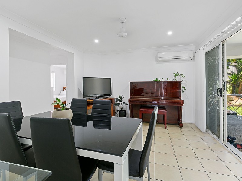 16 Walkers Rd, Everton Hills QLD 4053