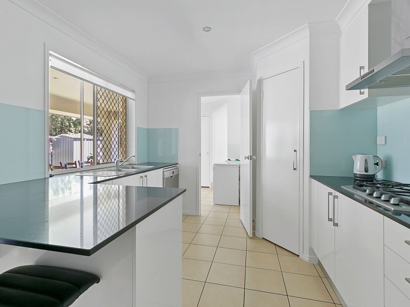 16 Walkers Rd, Everton Hills QLD 4053