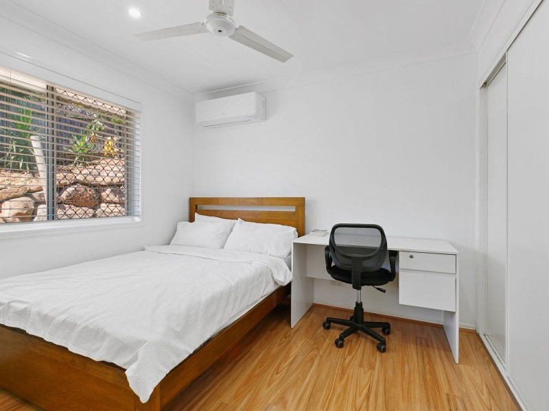 16 Walkers Rd, Everton Hills QLD 4053