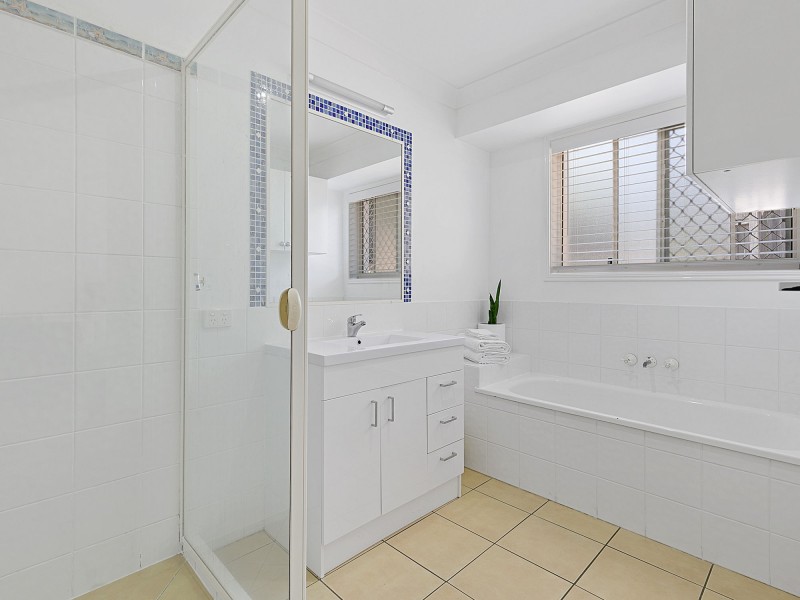 16 Walkers Rd, Everton Hills QLD 4053