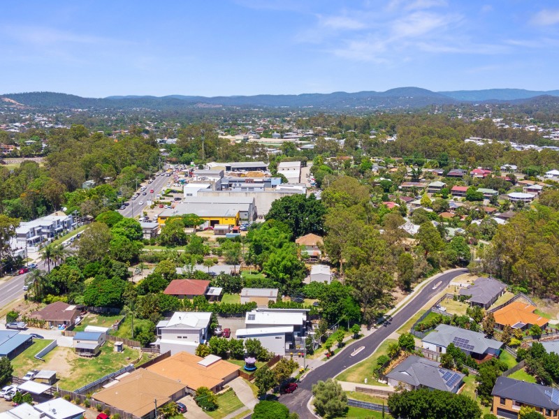 16 Walkers Rd, Everton Hills QLD 4053