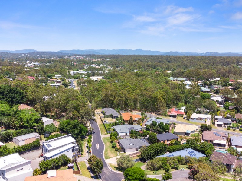 16 Walkers Rd, Everton Hills QLD 4053