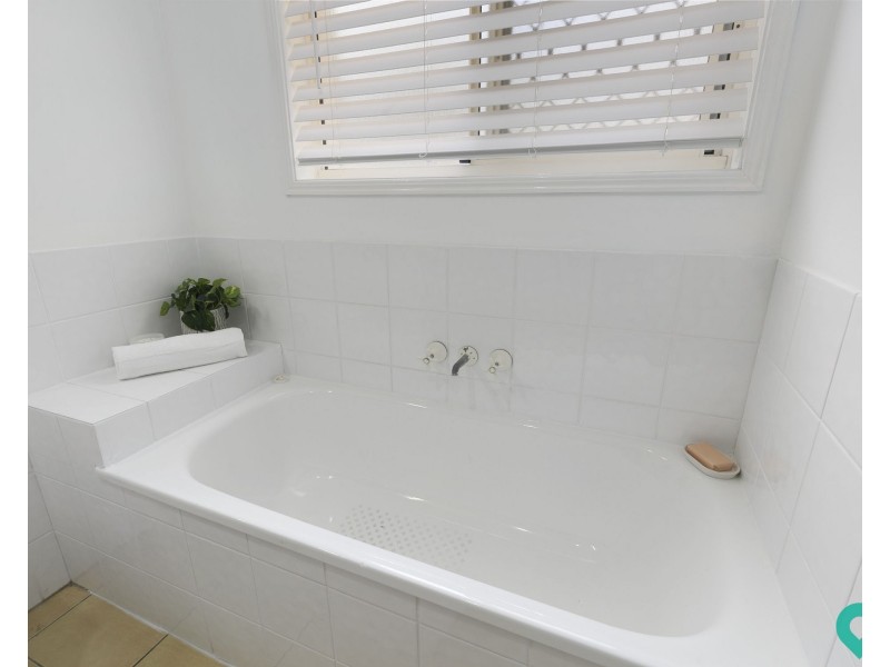 16 Walkers Rd, Everton Hills QLD 4053