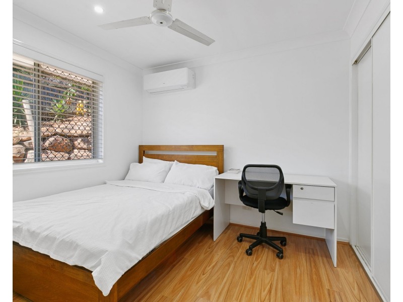 16 Walkers Rd, Everton Hills QLD 4053