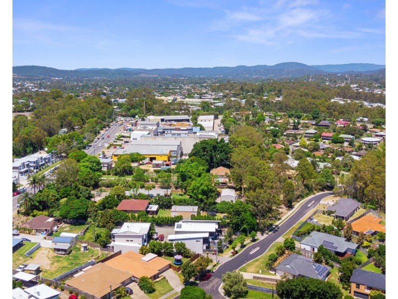 16 Walkers Rd, Everton Hills QLD 4053