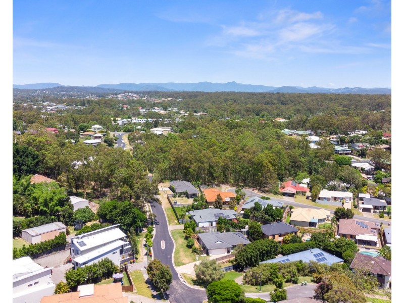 16 Walkers Rd, Everton Hills QLD 4053