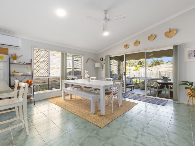16 Jasmine Street, Wakerley QLD 4154