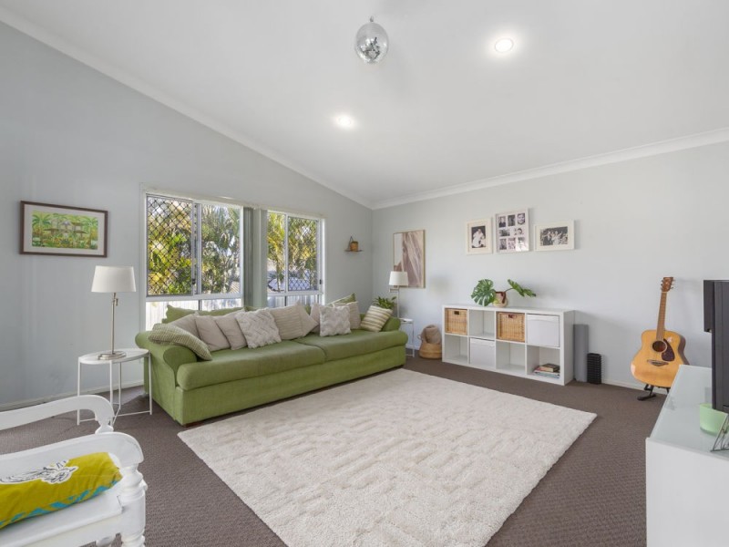 16 Jasmine Street, Wakerley QLD 4154