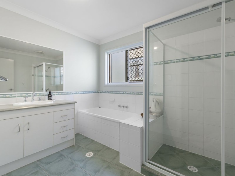 16 Jasmine Street, Wakerley QLD 4154