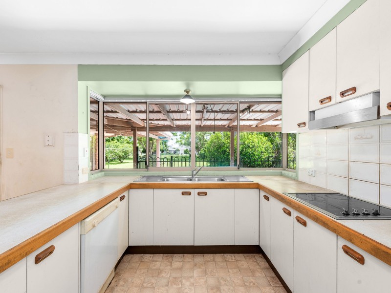 51 Catamaran St, Manly West QLD 4179