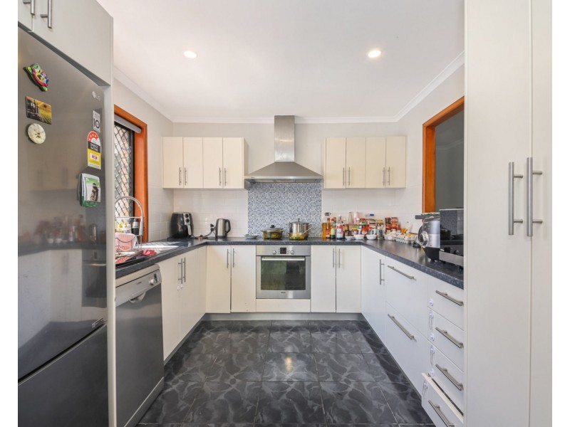 9 Stonyfell Court, Holland Park QLD 4121