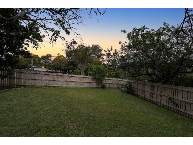 21 Detling Street, Stafford Heights QLD 4053