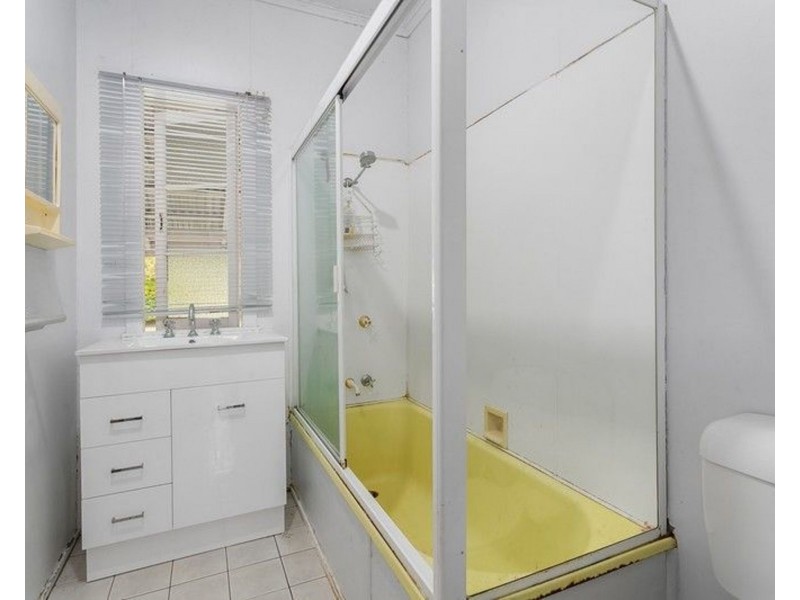 24 Charlotte St, Basin Pocket QLD 4305