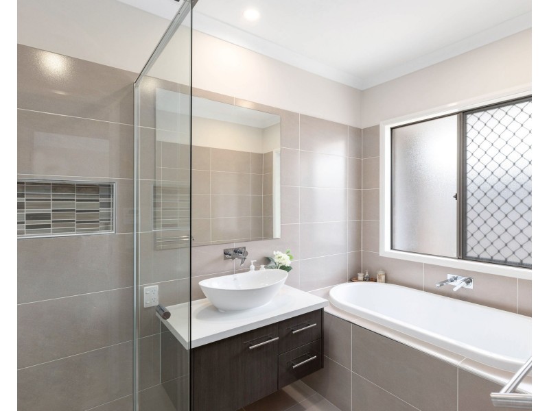 35 Parkland Drive, Springfield Lakes QLD 4300