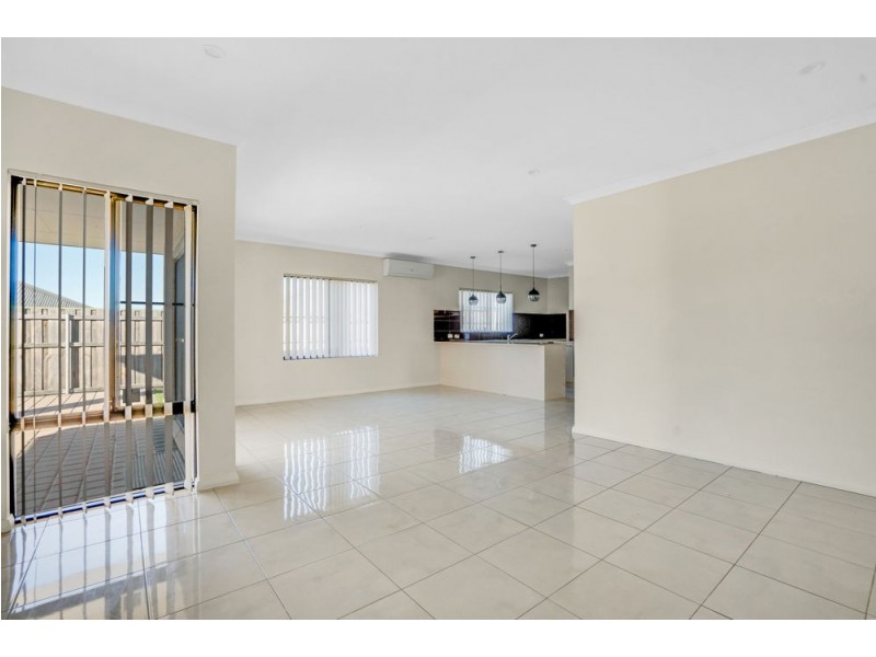 4 Warrego Outlook, Ellenbrook WA 6069