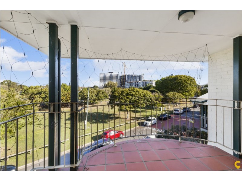 9/14 Camberwell St, East Brisbane QLD 4169