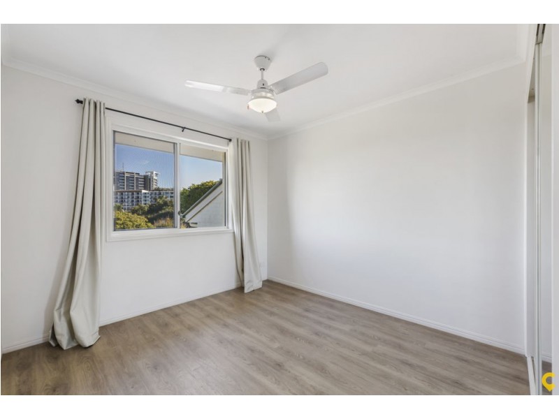 9/14 Camberwell St, East Brisbane QLD 4169