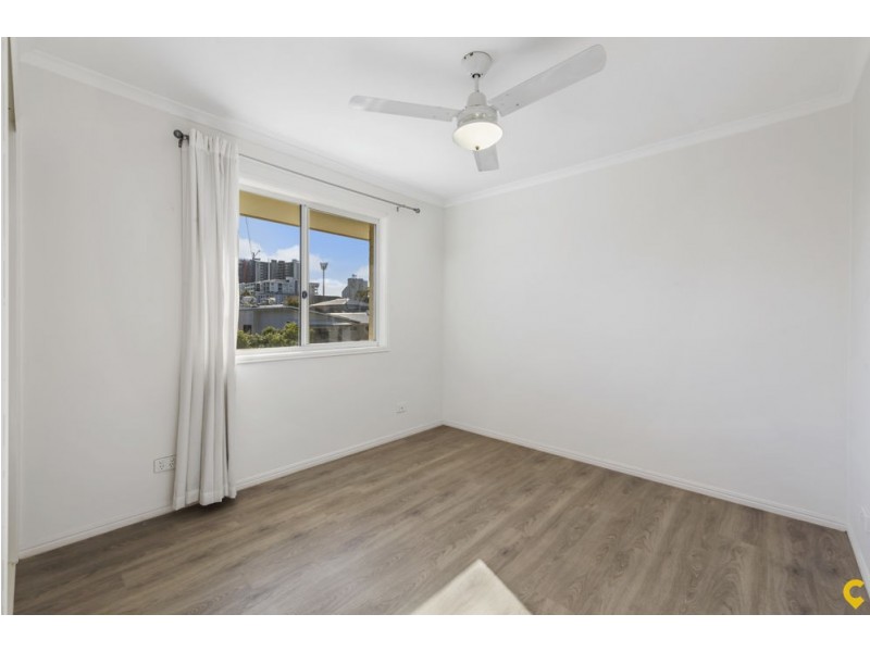 9/14 Camberwell St, East Brisbane QLD 4169
