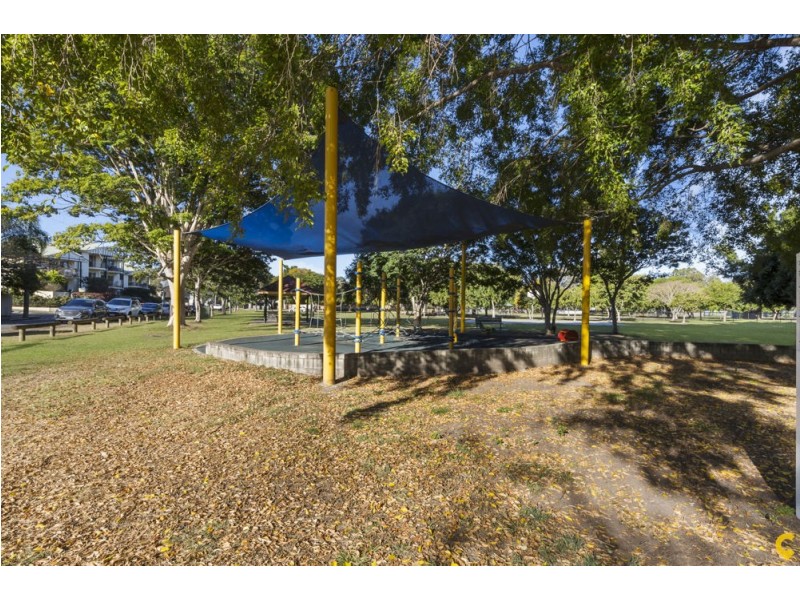 9/14 Camberwell St, East Brisbane QLD 4169