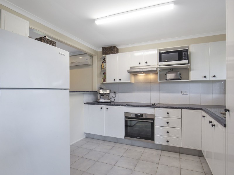 19 Longford St, Everton Hills QLD 4053
