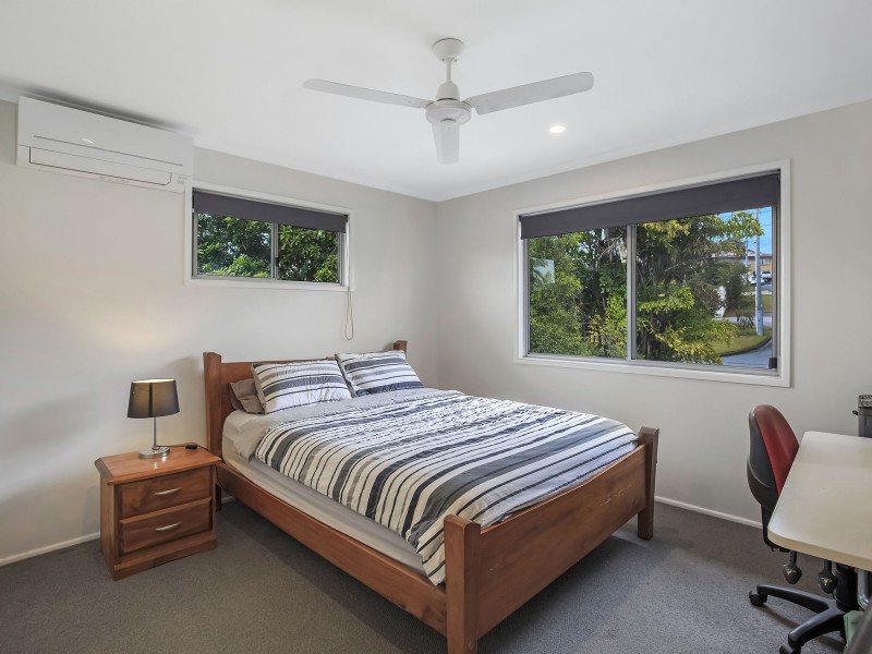19 Longford St, Everton Hills QLD 4053