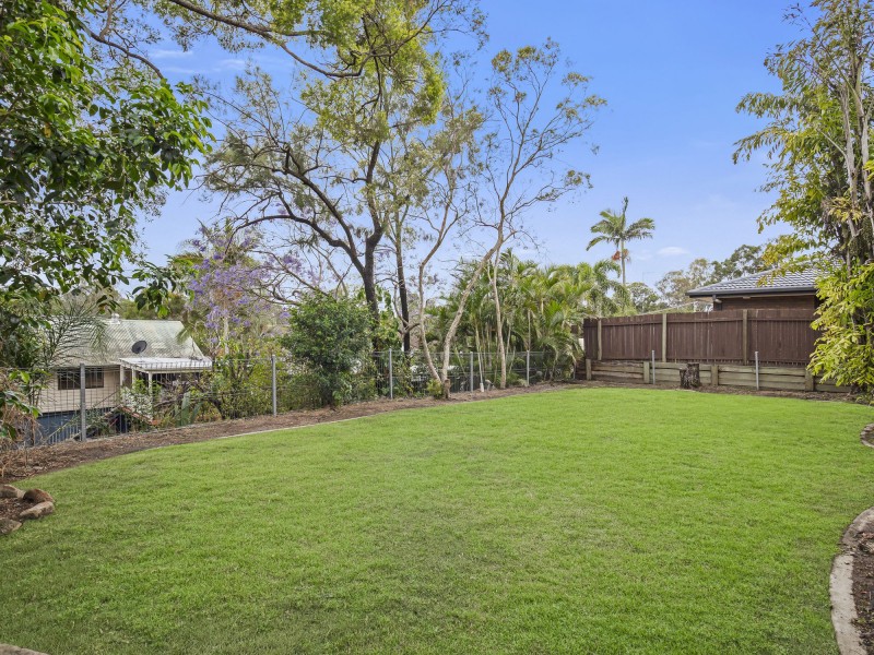 19 Longford St, Everton Hills QLD 4053