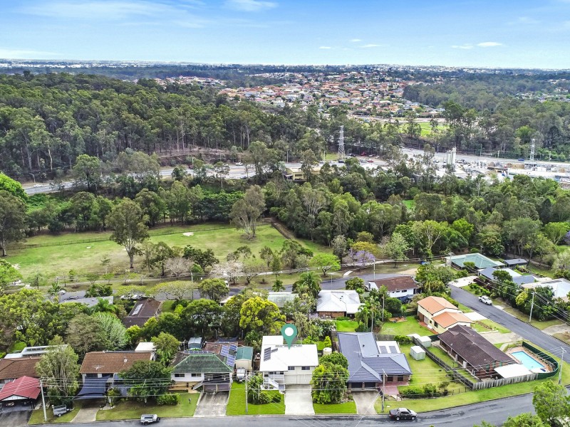 19 Longford St, Everton Hills QLD 4053